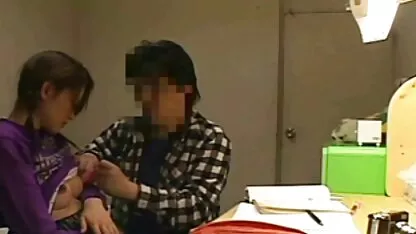 Tóc vàng Angela chị cô ấy phim sec ong dit chau âm đạo với một dildo