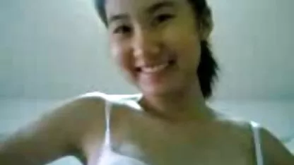Một dương vật dày xé một âm phim sec ba bau dit nhau hộ hẹp của một cô gái tóc vàng