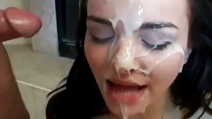 Bà già đồi trụy sẵn sàng phó mặc cho bàn tay dâm đãng của những gã đàn ông trẻ tuổi và tự cho phép mình bị đấm mà không cần đục lỗ mà từ lâu đã quên mất sức hấp dẫn của sự xâm nhập của một con cặc phim sec em hang xom mạnh mẽ