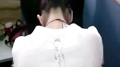 Slutty châu á, chị cô ấy có lông L., từ đó nước ép của cô ấy chảy, với máy rung dày sec cưc manh