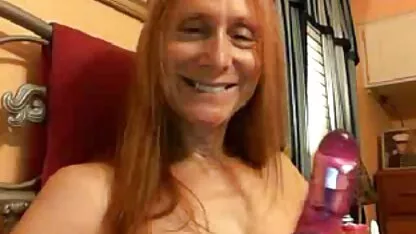 Busty tóc vàng Babe Luna chị phim secditnhau với một người Nga con trai và cums say đắm