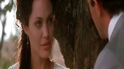 Cô gái dễ thương secnguoingua muốn cho bạn thấy âm đạo của cô ấy