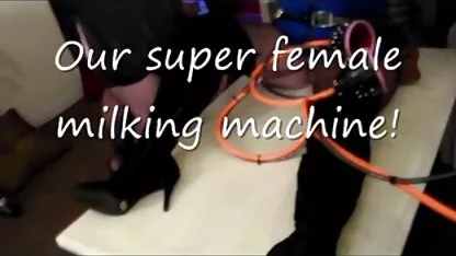Trói các tay của một bà và secnguoingua fuck trên một ghế