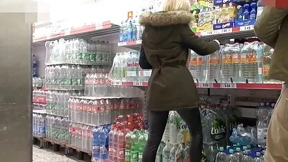 Curly chó cái được sec dit vo ban fucked trong hậu môn