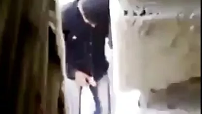 Trẻ đồng sec gai tay tính nữ nhào lộn trong giường, liếm pussies cho nhau, chết tiệt với một máy rung