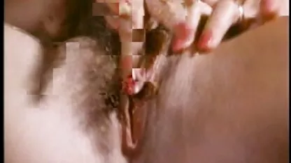 Một cô gái trẻ quyến rũ một người đàn phim sec dit nhau cap 3 ông trưởng thành