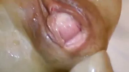Trẻ em gái khoe vú trên phim sec choi gai co bau máy ảnh