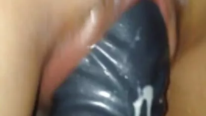 Em bé đánh thức ông nội và ngồi phinxec dit nhau trên con cặc của ông