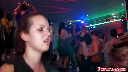 Babe được fuck sec dit me vo giữa ngực và tải Hãy