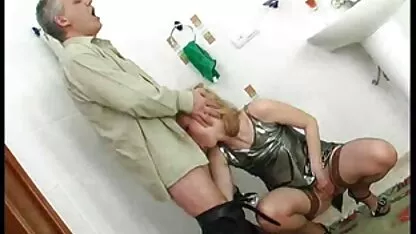 Busty sexy tóc vàng kiểu mẫu fucks tại các phim sec ngua vật đúc